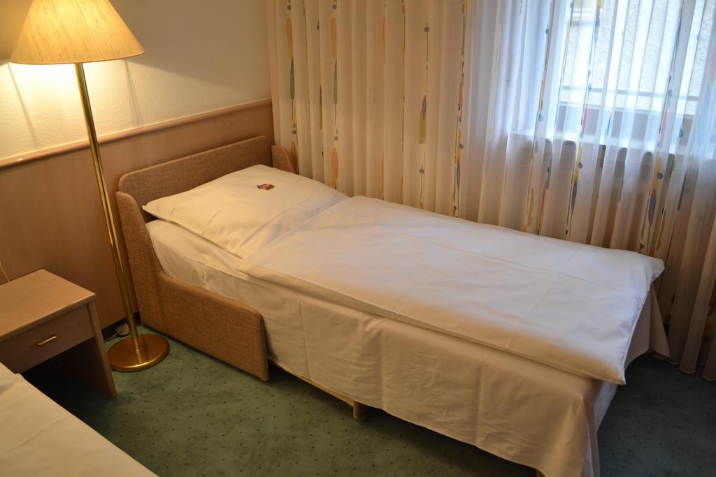 Hotel Hospiz Τούμπινγκεν Δωμάτιο φωτογραφία
